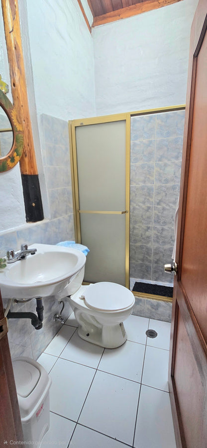 SE VENDE CASA EN CALDERÓN