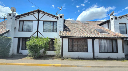 SE VENDE CASA EN CALDERÓN