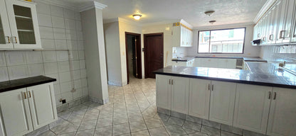 SE VENDE O SE ARRIENDA CASA DENTRO DE URBANIZACIÓN SECTOR MONTESERRIN