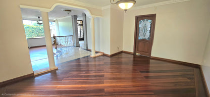 SE VENDE O SE ARRIENDA CASA DENTRO DE URBANIZACIÓN SECTOR MONTESERRIN