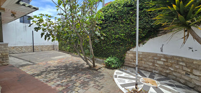 SE VENDE O SE ARRIENDA CASA DENTRO DE URBANIZACIÓN SECTOR MONTESERRIN