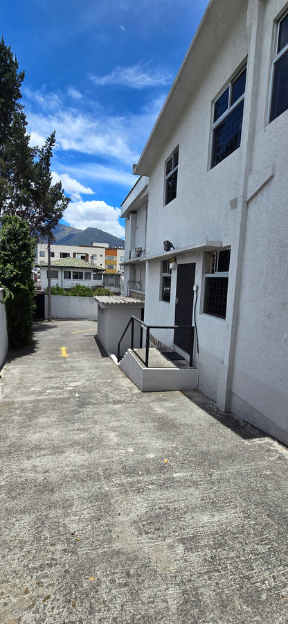 SE VENDE O SE ARRIENDA CASA COMERCIAL SECTOR CALLE SAN IGNACIO Y AV. LA CORUÑA