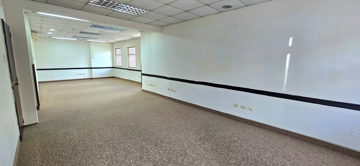 SE VENDE O SE ARRIENDA CASA COMERCIAL SECTOR CALLE SAN IGNACIO Y AV. LA CORUÑA