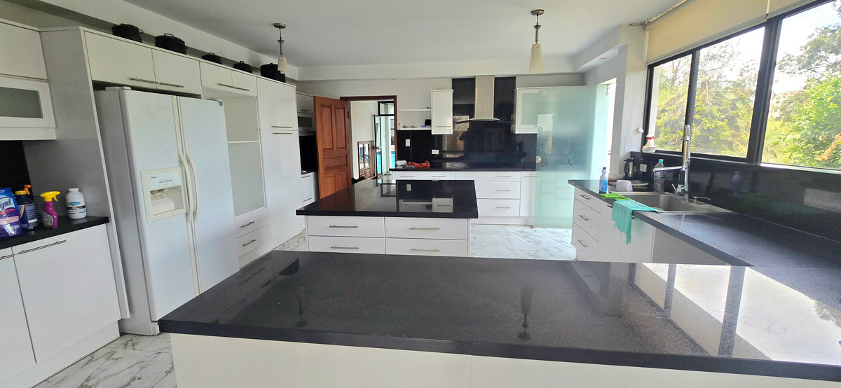 SE ARRIENDA CASA SECTOR MONTESERRIN, DENTRO DE LA URBANIZACION CAMPO ALEGRE