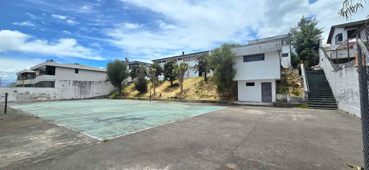 SE ARRIENDA CASA SECTOR MONTESERRIN, DENTRO DE LA URBANIZACION CAMPO ALEGRE