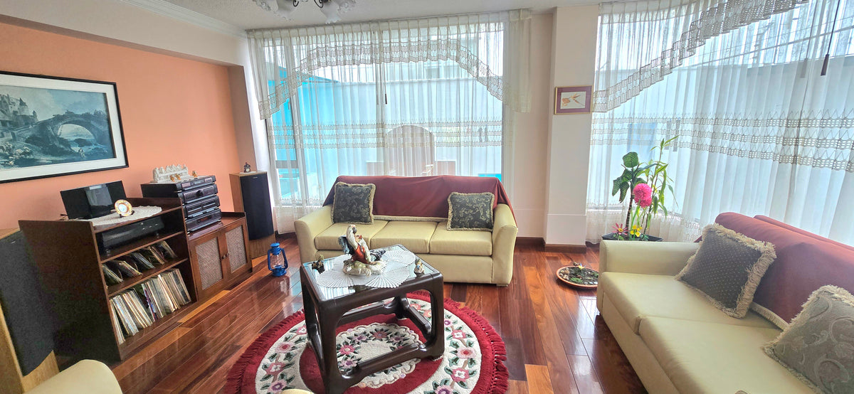 SE VENDE DEPARTAMENTO SECTOR MONTESERRIN.