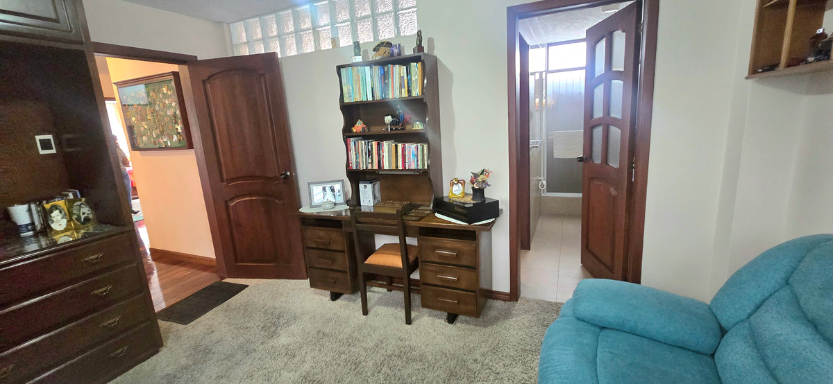 SE VENDE DEPARTAMENTO SECTOR MONTESERRIN.