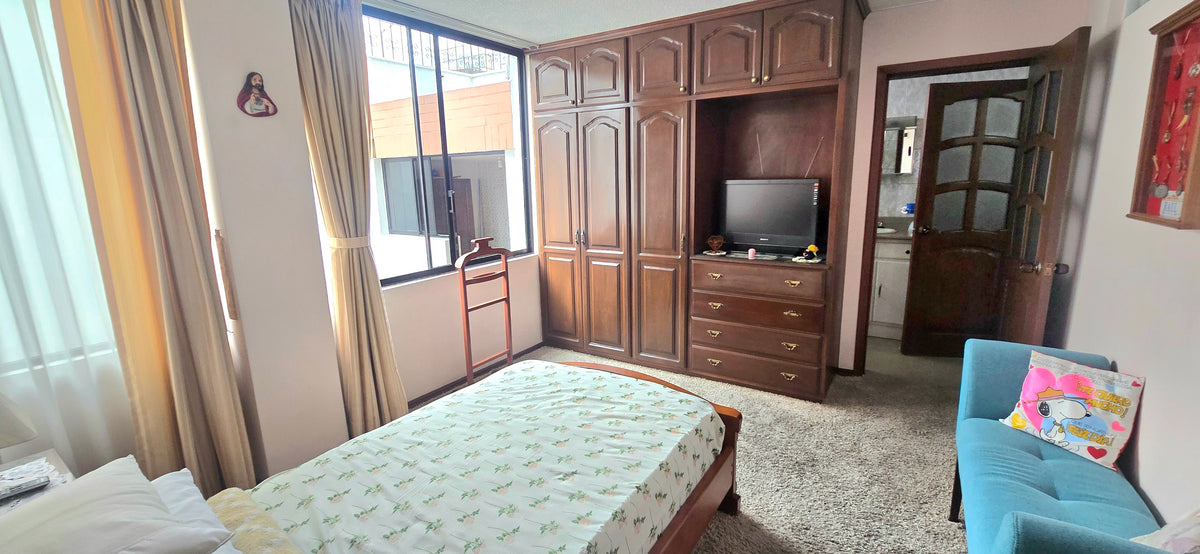 SE VENDE DEPARTAMENTO SECTOR MONTESERRIN.