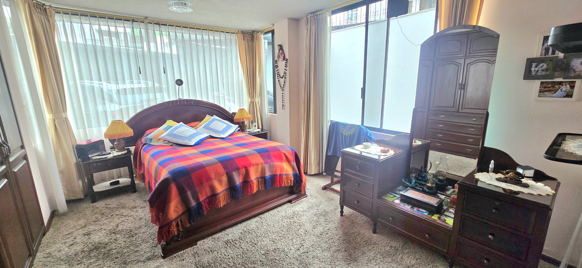 SE VENDE DEPARTAMENTO SECTOR MONTESERRIN.