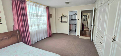 SE VENDE DEPARTAMENTO SECTOR MONTESERRIN.