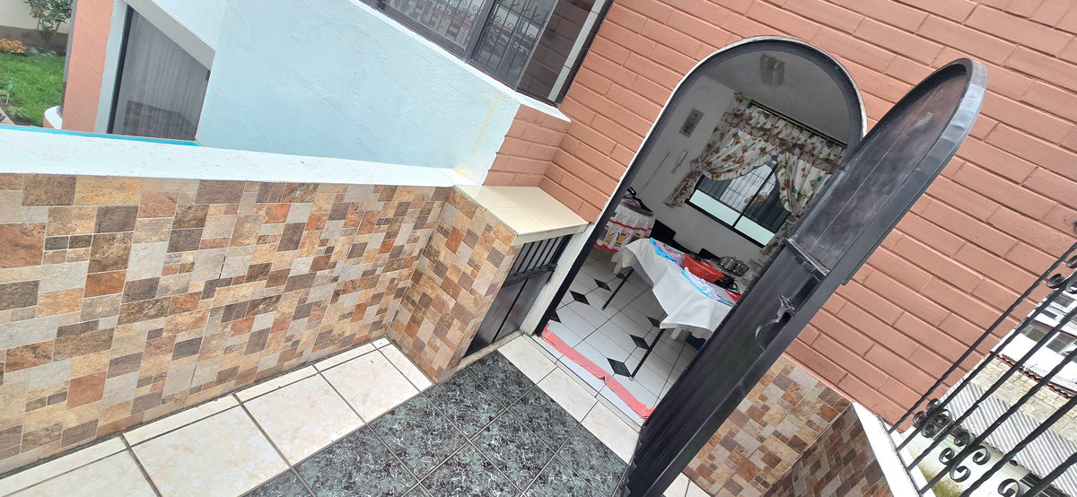 SE VENDE DEPARTAMENTO SECTOR MONTESERRIN.