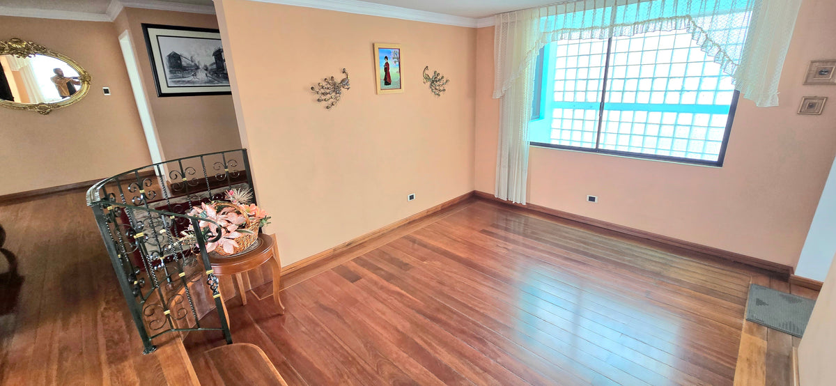 SE VENDE DEPARTAMENTO SECTOR MONTESERRIN.