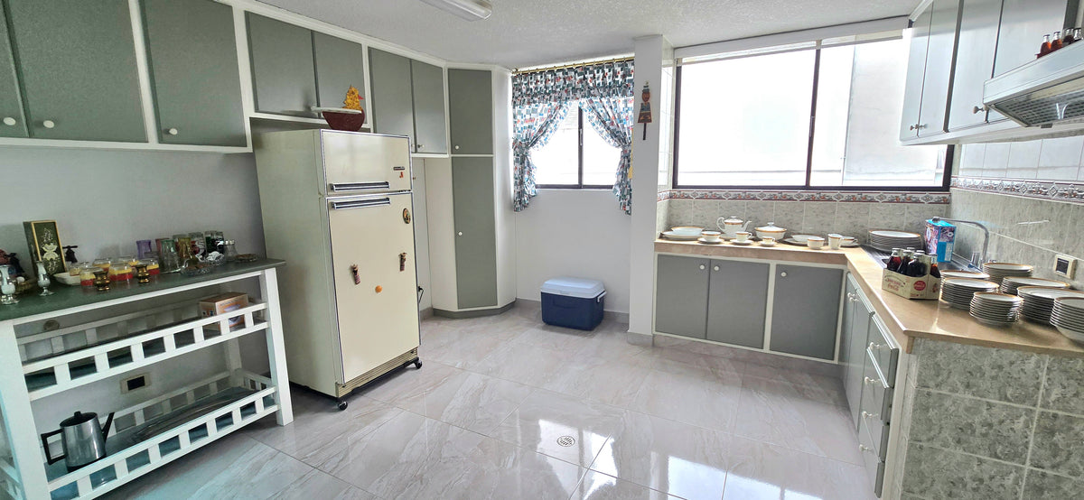 SE VENDE DEPARTAMENTO SECTOR MONTESERRIN.