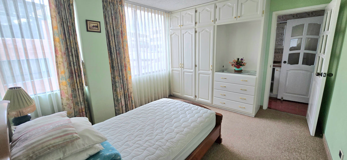 SE VENDE DEPARTAMENTO SECTOR MONTESERRIN.
