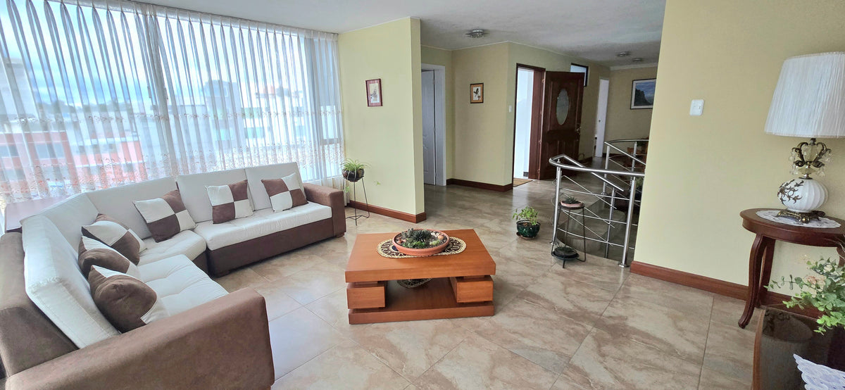 SE VENDE EDIFICIO SECTOR MONTESERRIN.
