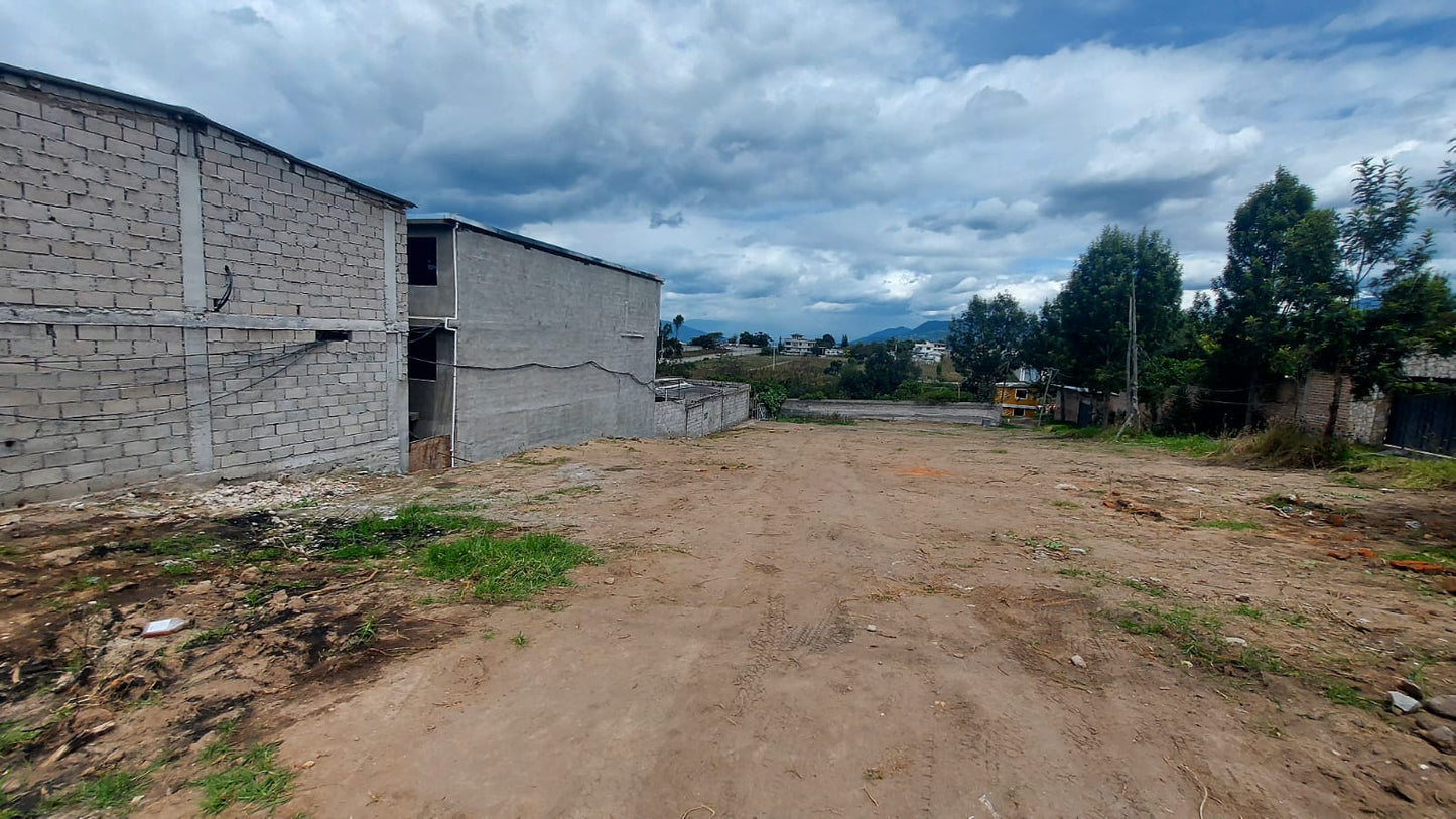 SE VENDE TERRENO EN EL SECTOR DE CALDERON