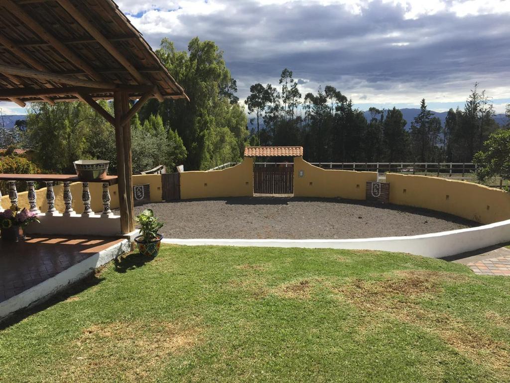 Se Vende Hacienda - Quinta Sector Entre Yaruqui y Checa