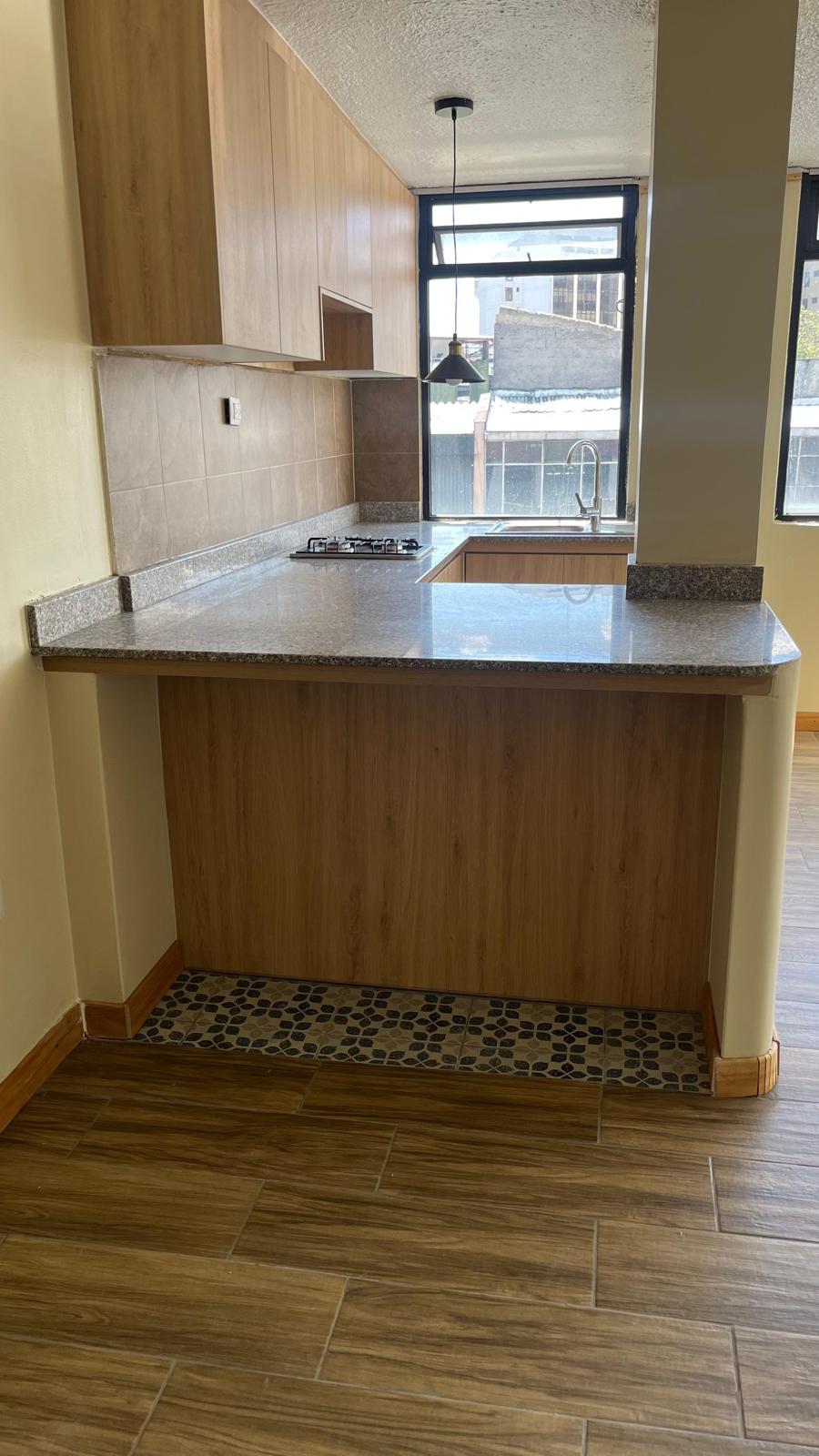 SE VENDE SUITE EN LAS CALLES JOSE CALAMA Y JUAN LEON MERA