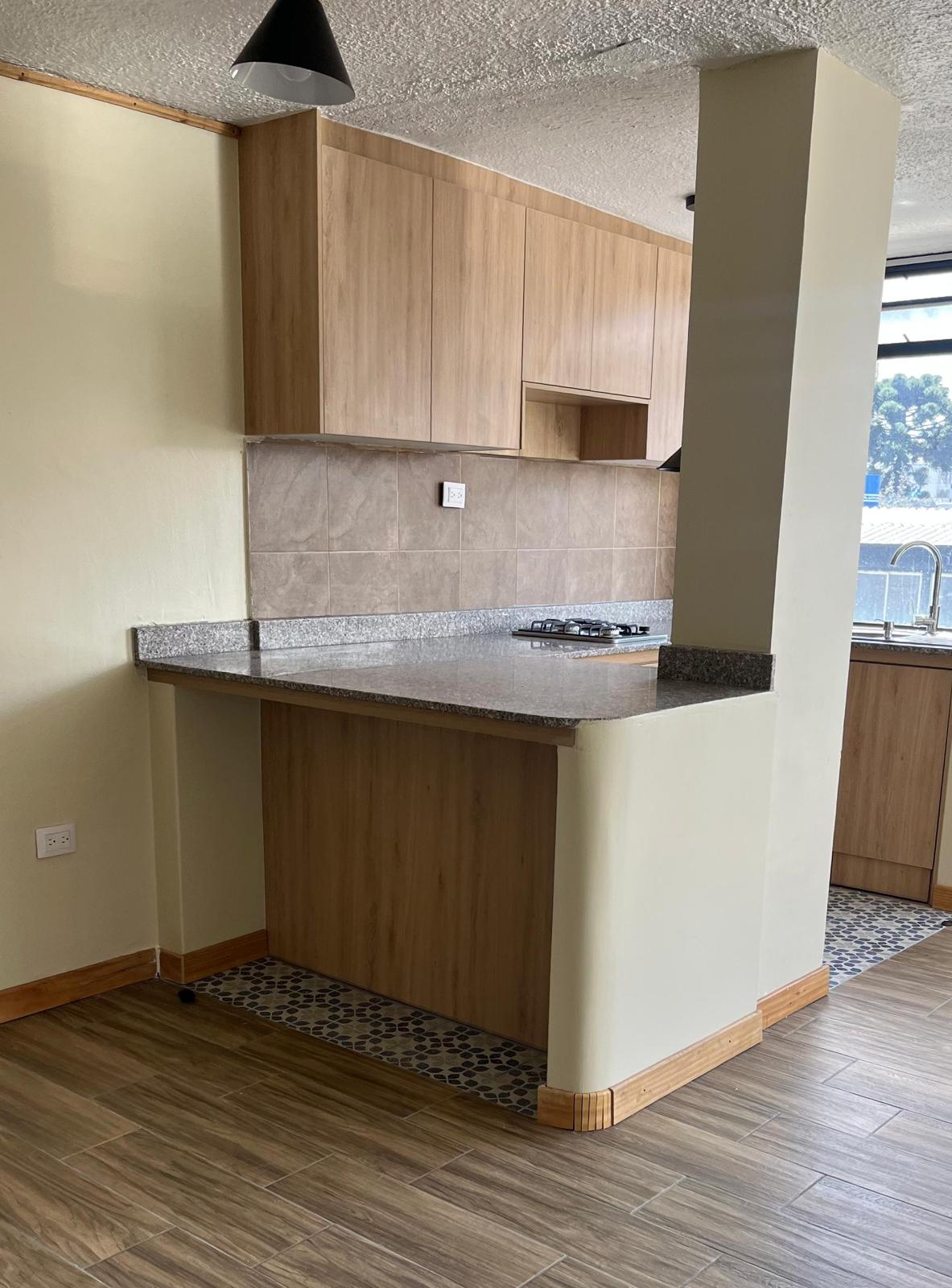 SE VENDE SUITE EN LAS CALLES JOSE CALAMA Y JUAN LEON MERA