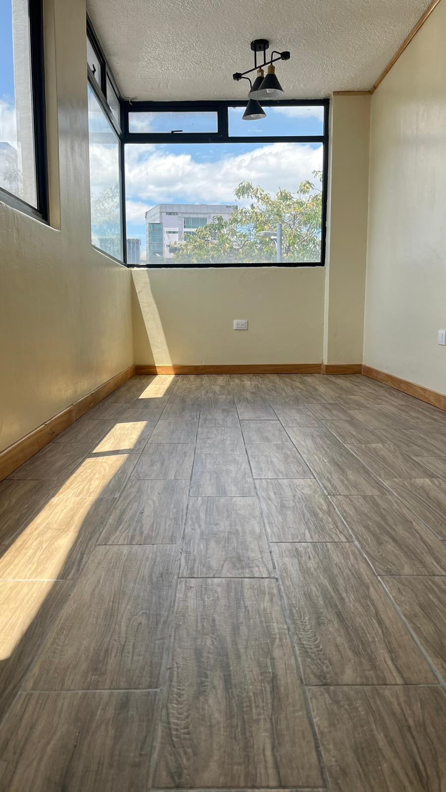 SE VENDE SUITE EN LAS CALLES JOSE CALAMA Y JUAN LEON MERA