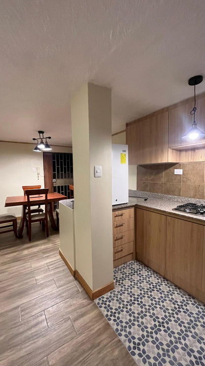 SE VENDE SUITE EN LAS CALLES JOSE CALAMA Y JUAN LEON MERA