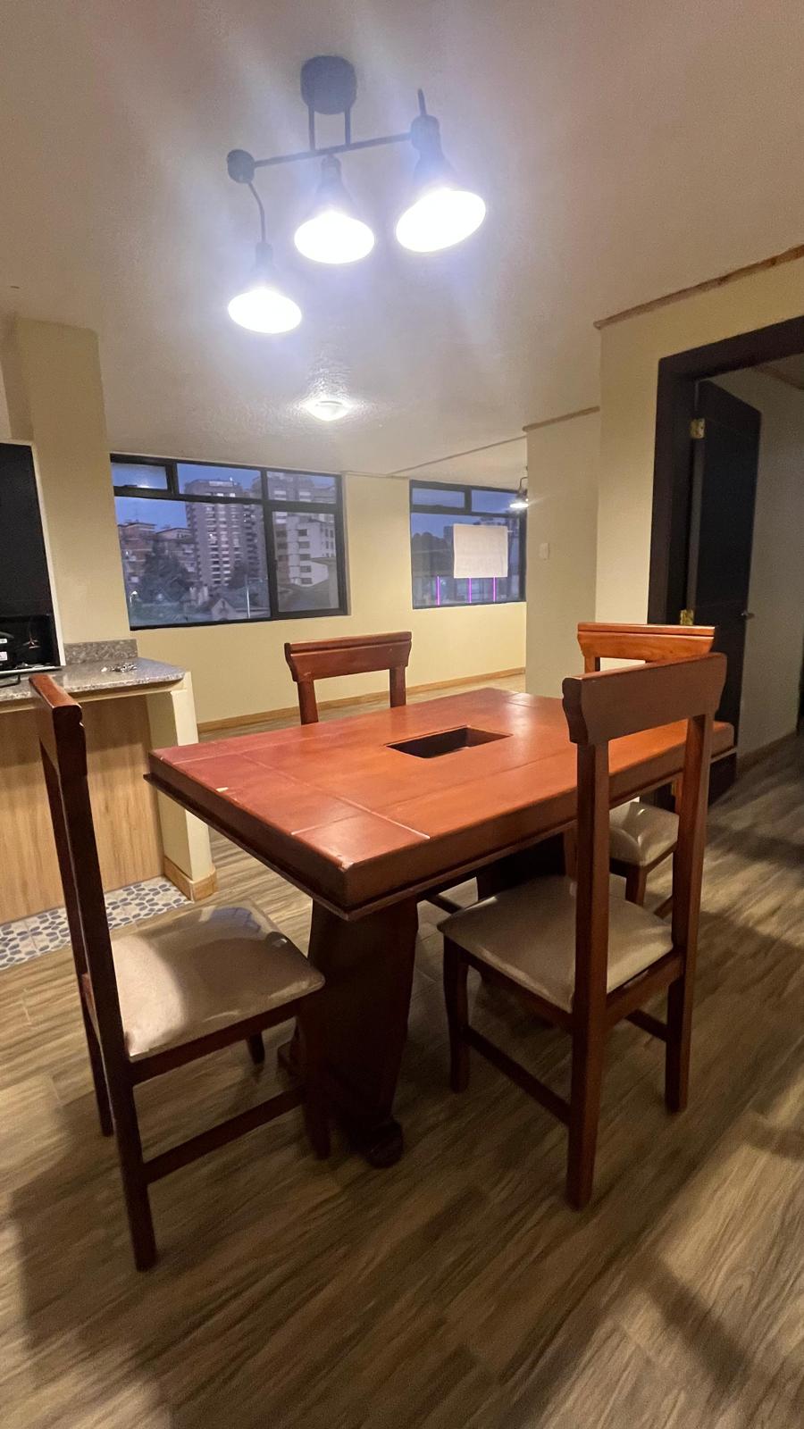 SE VENDE SUITE EN LAS CALLES JOSE CALAMA Y JUAN LEON MERA