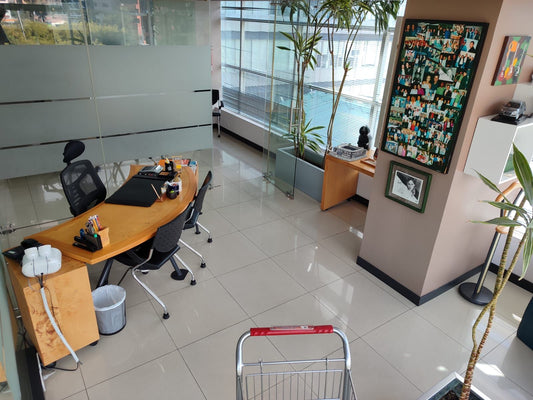 SE VENDE OFICINA SECTOR PLAZA ARGENTINA
