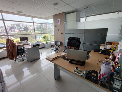 SE VENDE OFICINA SECTOR PLAZA ARGENTINA