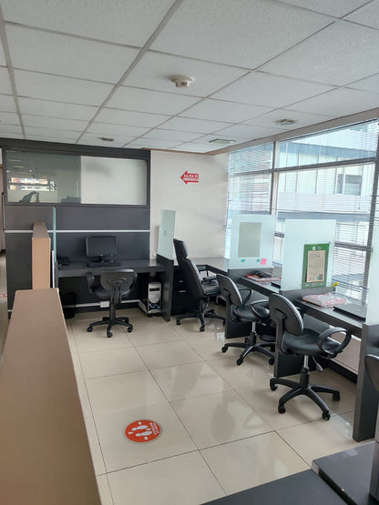 SE VENDE OFICINA SECTOR PLAZA ARGENTINA