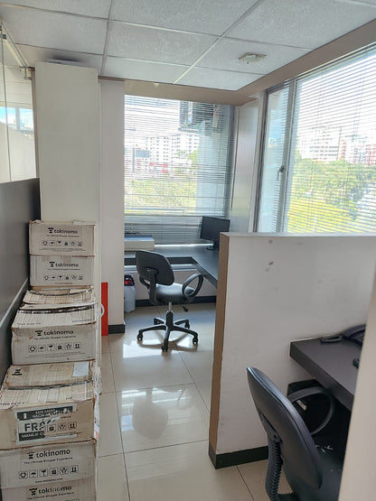 SE VENDE OFICINA SECTOR PLAZA ARGENTINA