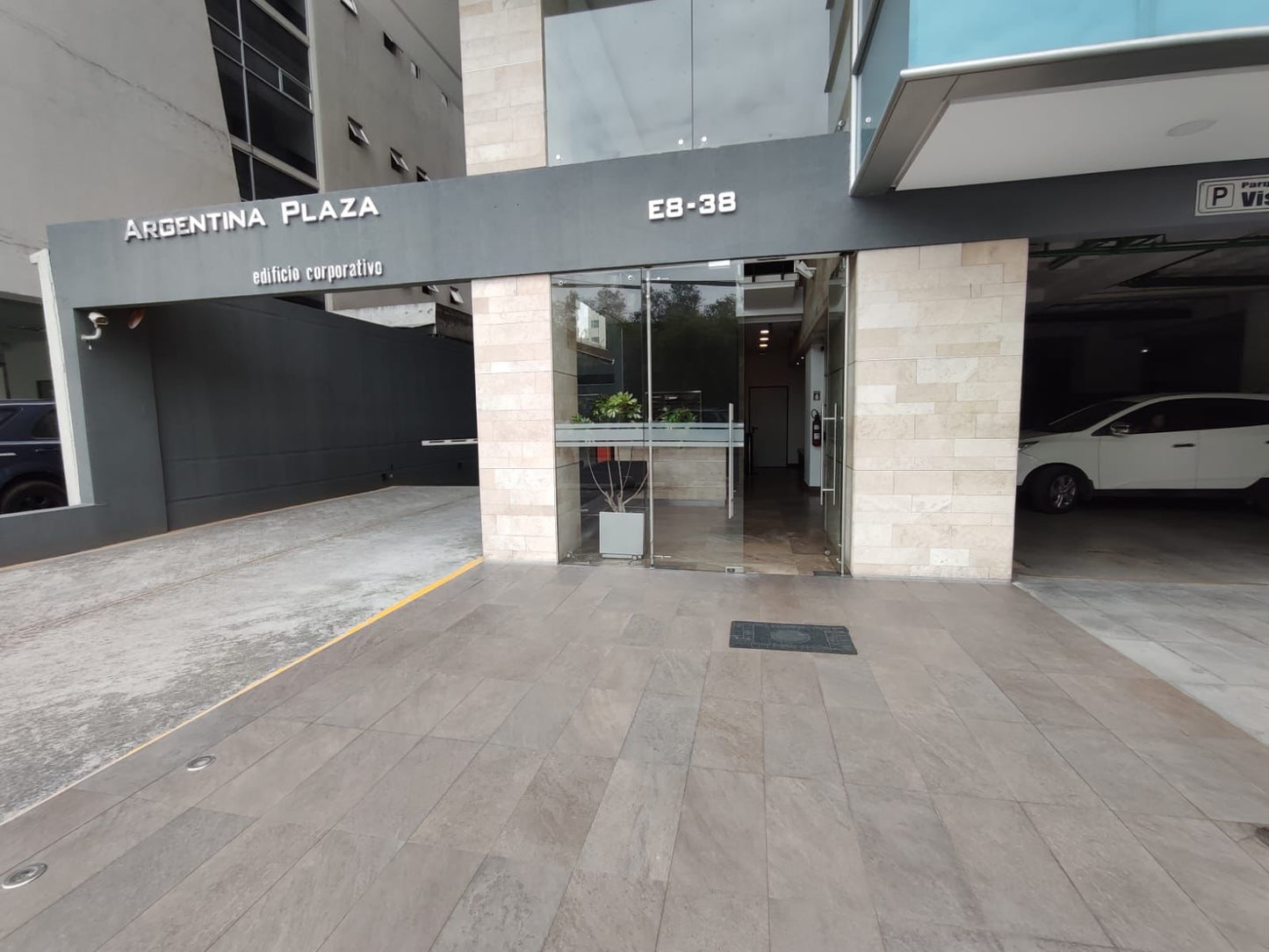 SE VENDE OFICINA SECTOR PLAZA ARGENTINA