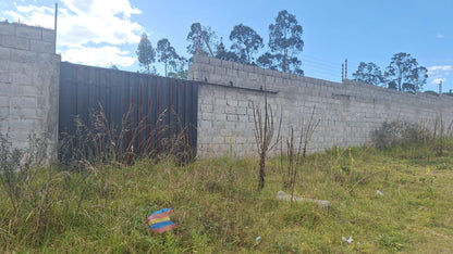 SE VENDE TERRENO EN CALDERÓN - BARRIO LA CANDELARIA.