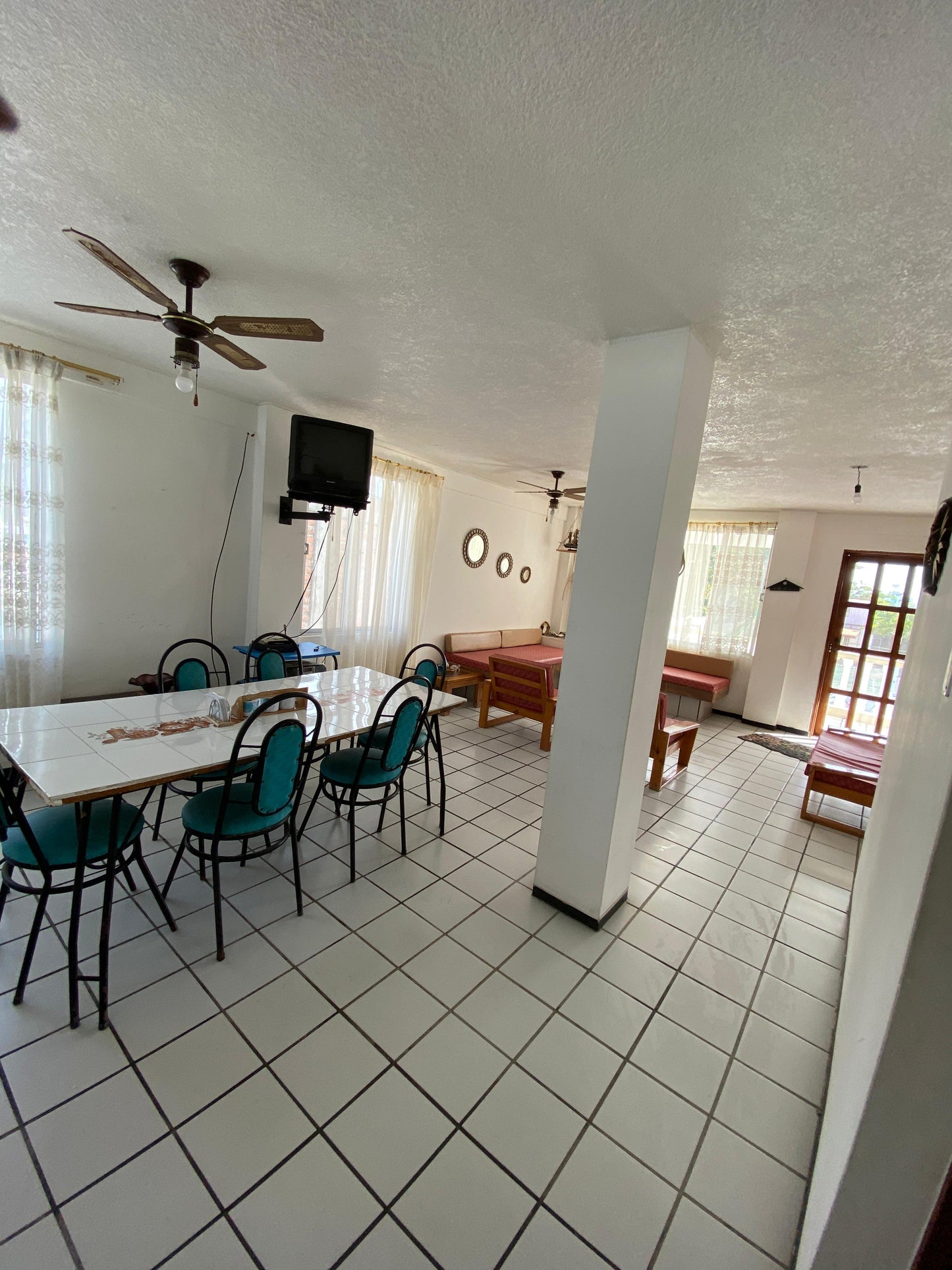 SE VENDE DEPARTAMENTO AMOBLADO EN TONSUPA PROVINCIA DE ESMERALDAS.