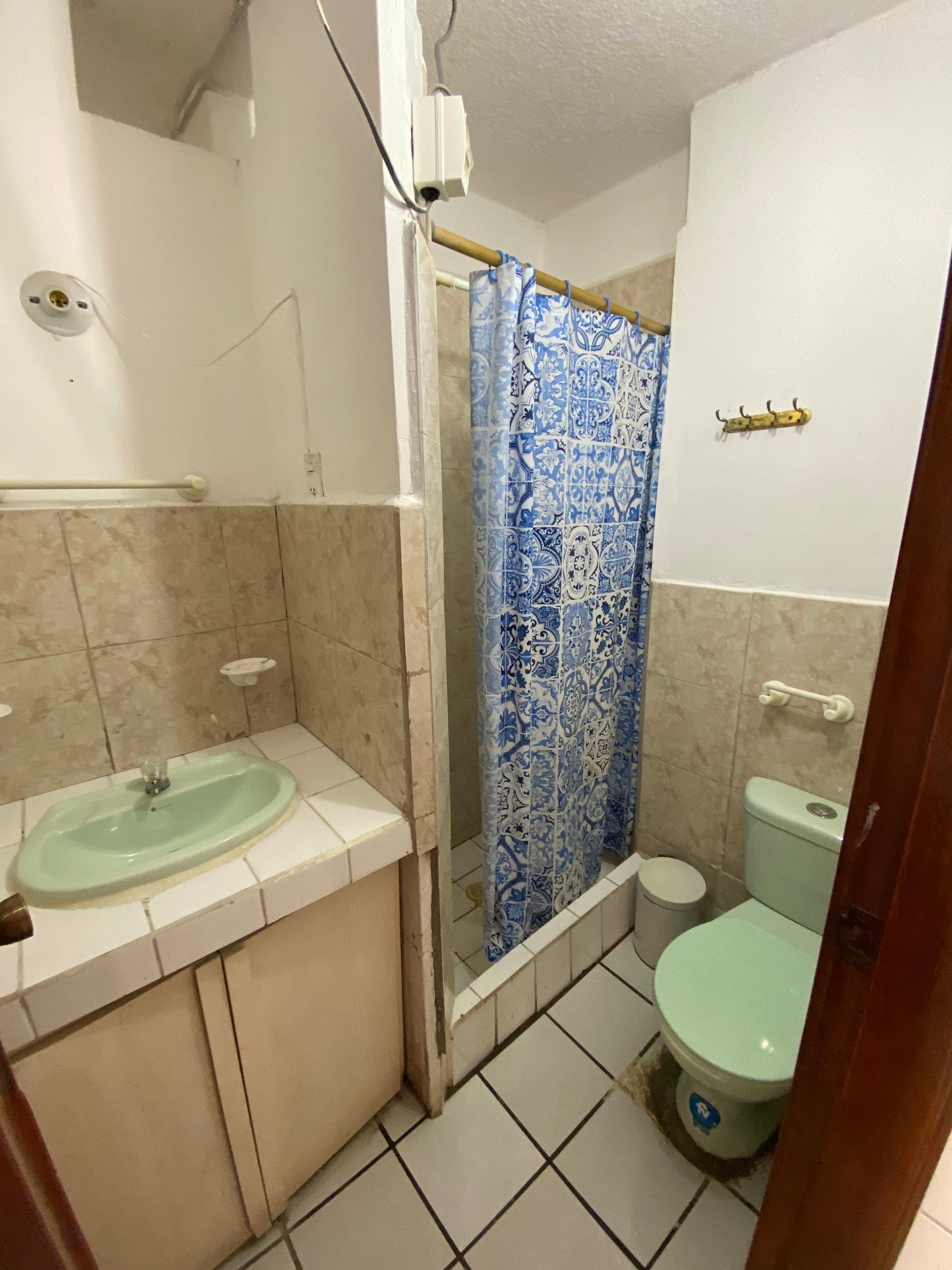 SE VENDE DEPARTAMENTO AMOBLADO EN TONSUPA PROVINCIA DE ESMERALDAS.