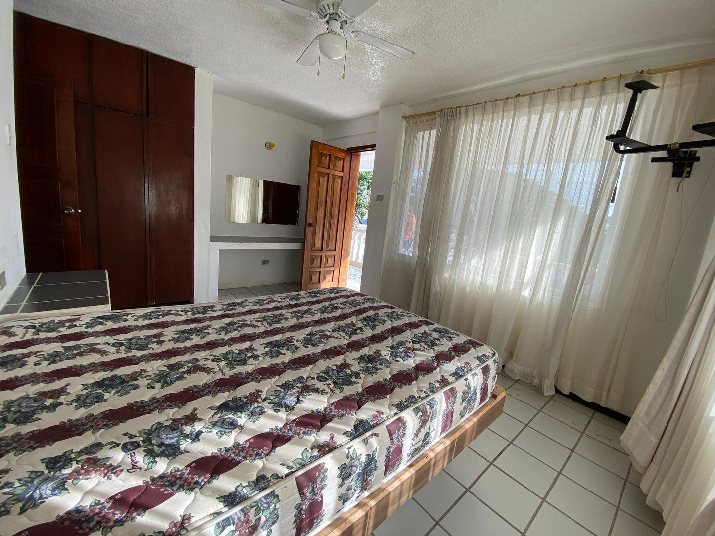 SE VENDE DEPARTAMENTO AMOBLADO EN TONSUPA PROVINCIA DE ESMERALDAS.