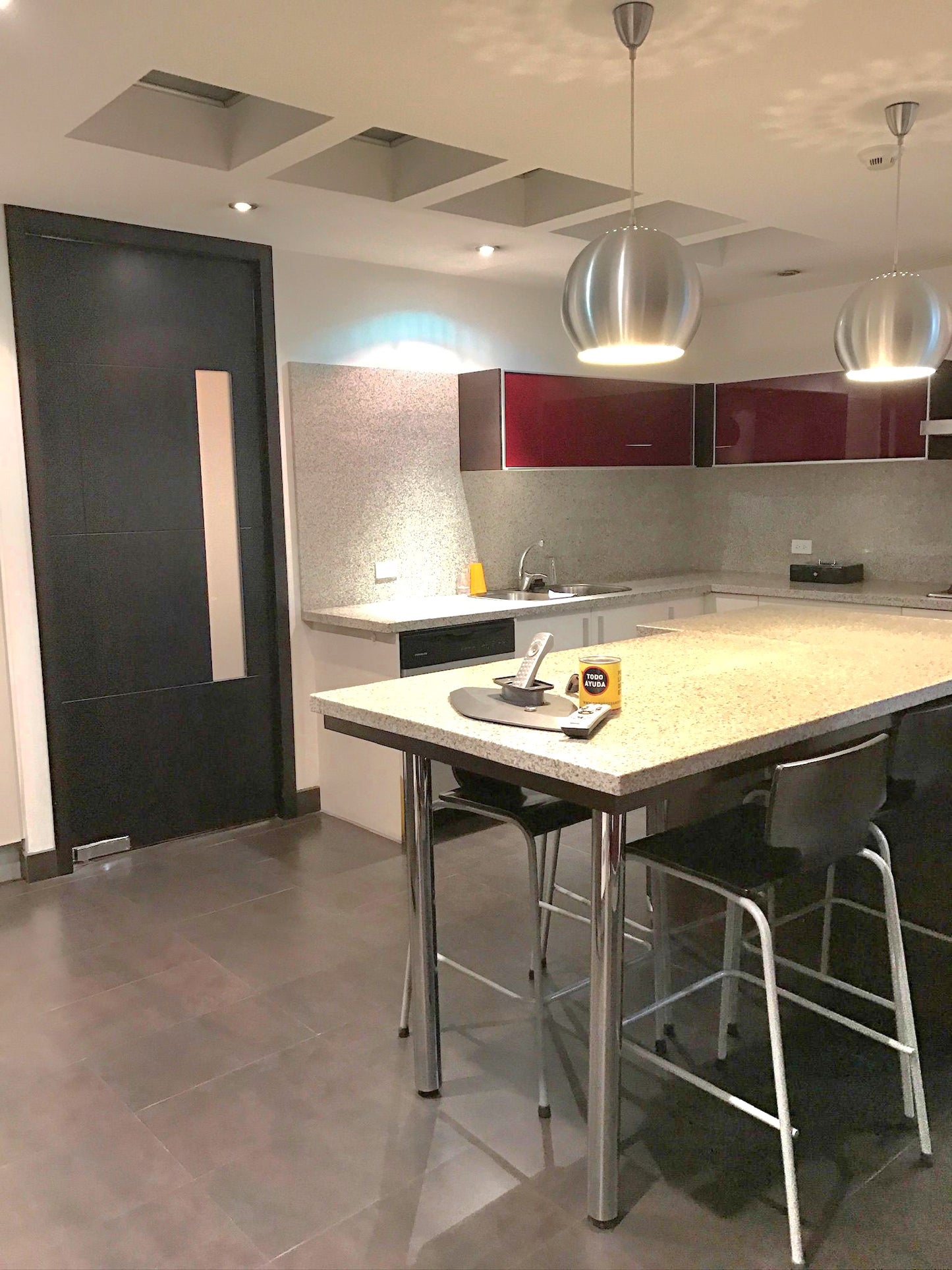 SE VENDE PENTHOUSE SECTOR BELLAVISTA - CALLE QUITEÑO LIBRE.