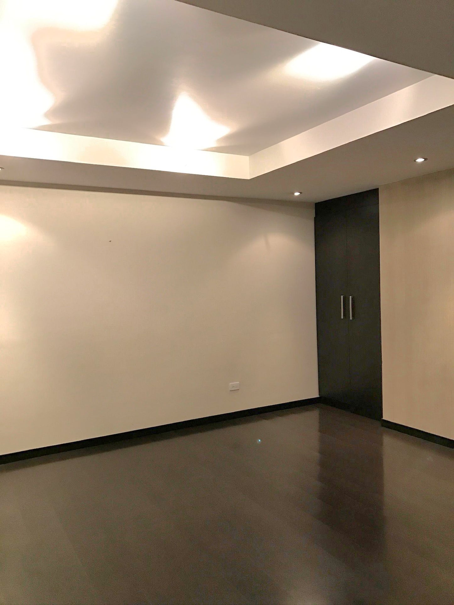 SE VENDE PENTHOUSE SECTOR BELLAVISTA - CALLE QUITEÑO LIBRE.
