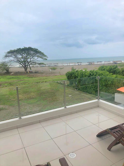 SE VENDE CASA EN LA PROVINCIA DE MANABI, A 9 KM DE PEDERNALES