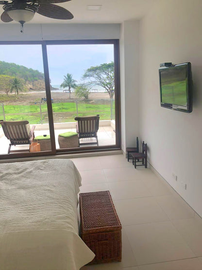 SE VENDE CASA EN LA PROVINCIA DE MANABI, A 9 KM DE PEDERNALES