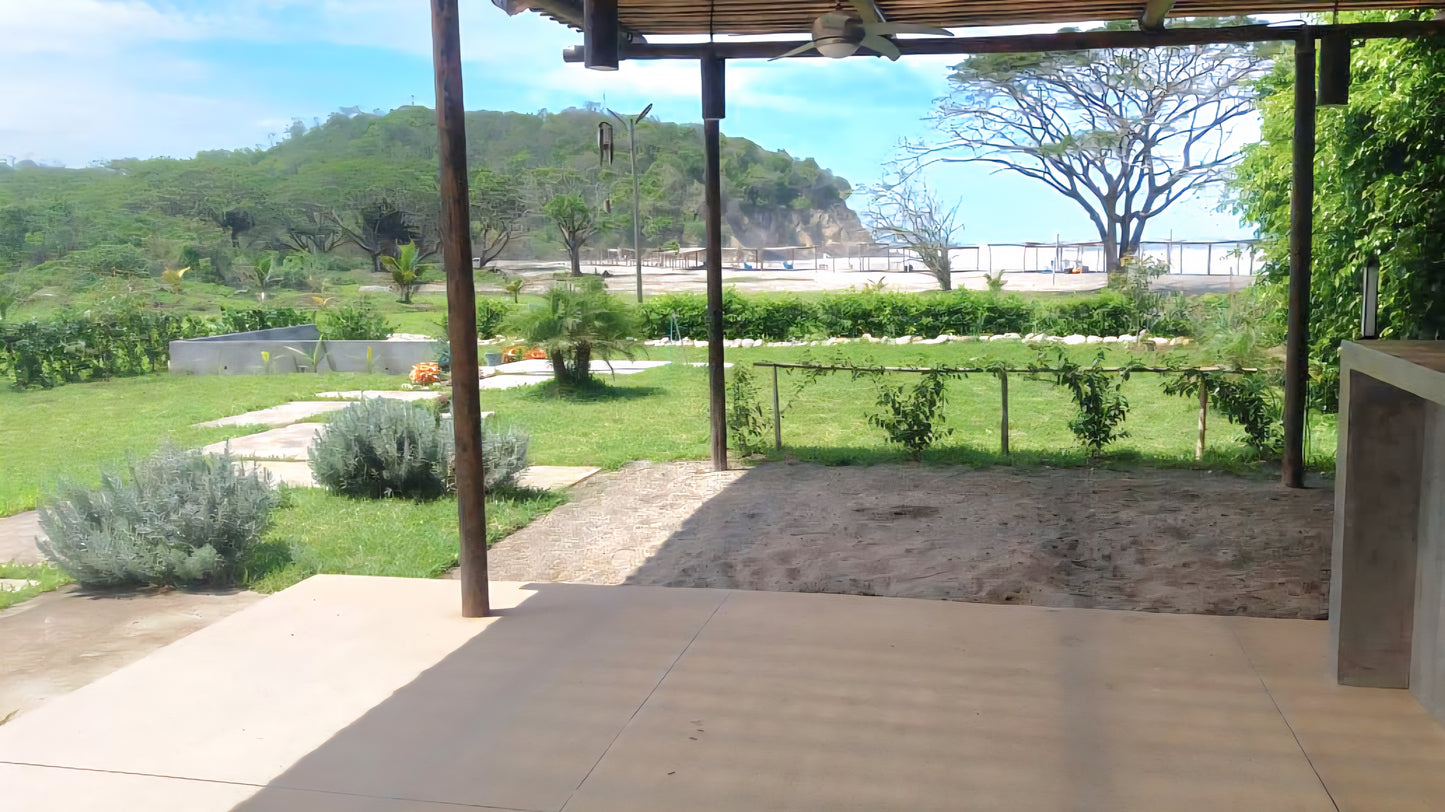 SE VENDE CASA EN LA PROVINCIA DE MANABI, A 9 KM DE PEDERNALES