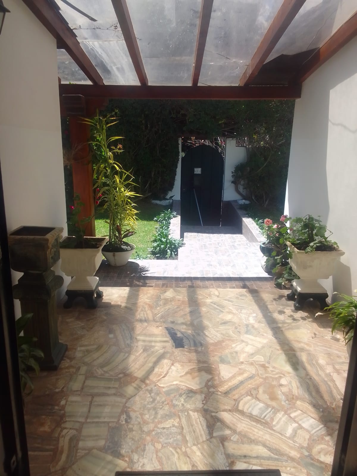 SE VENDE CASA EN CUMBAYÁ