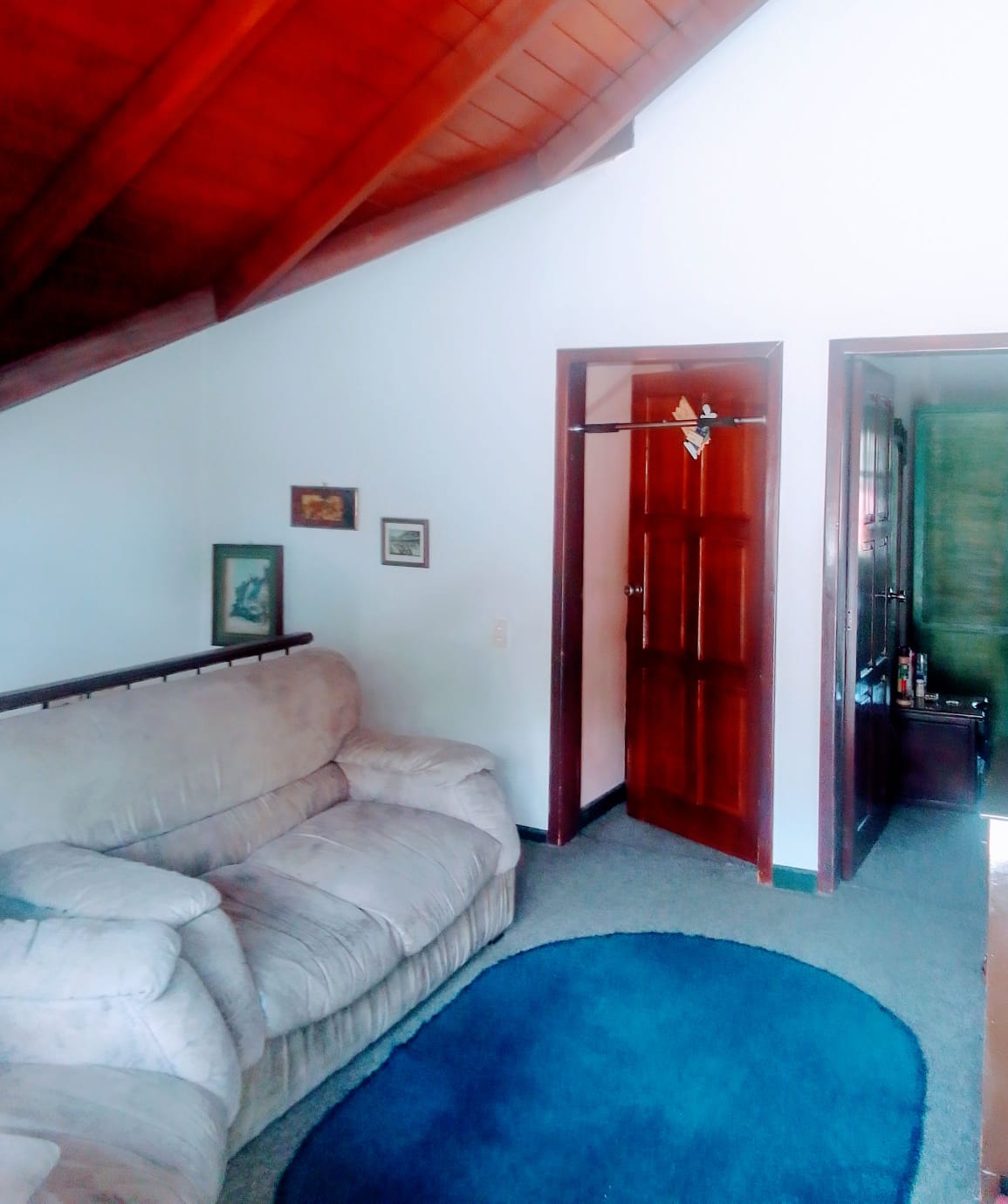SE VENDE CASA EN CUMBAYÁ