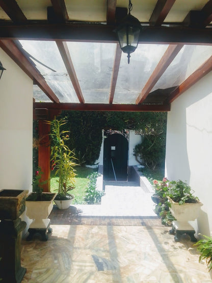 SE VENDE CASA EN CUMBAYÁ