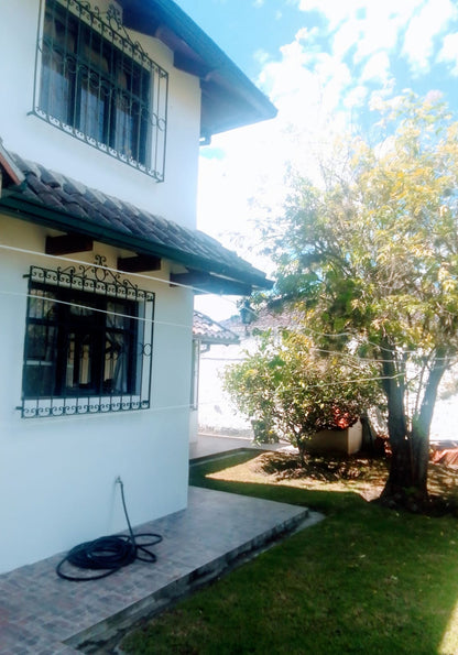 SE VENDE CASA EN CUMBAYÁ