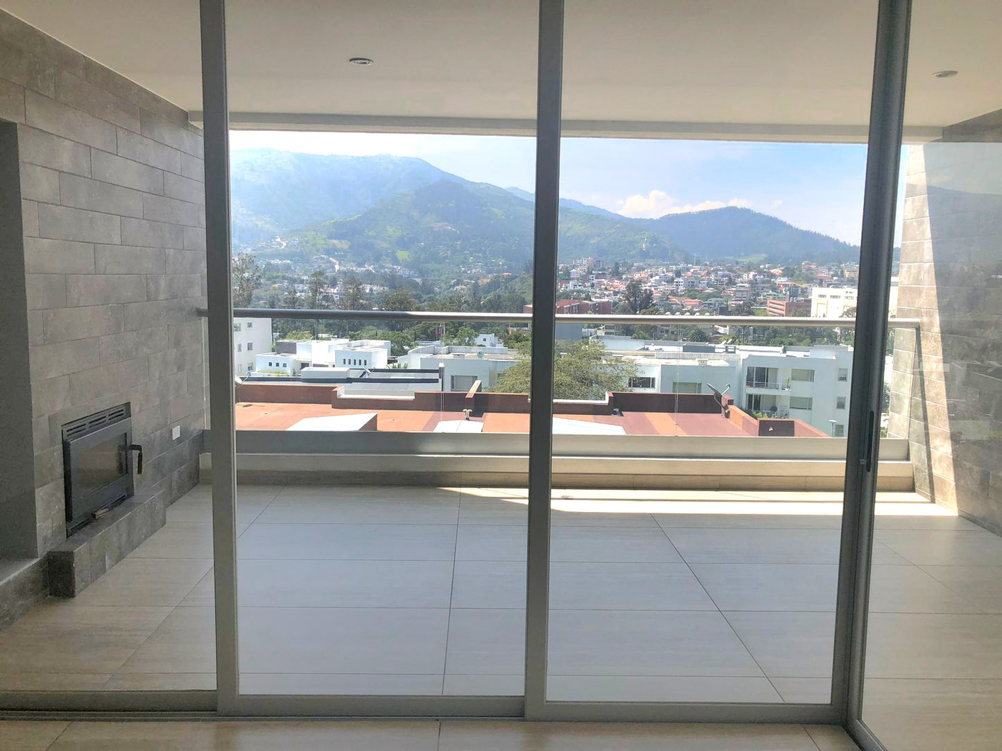 SE VENDE DEPARTAMENTO EN CUMBAYÁ