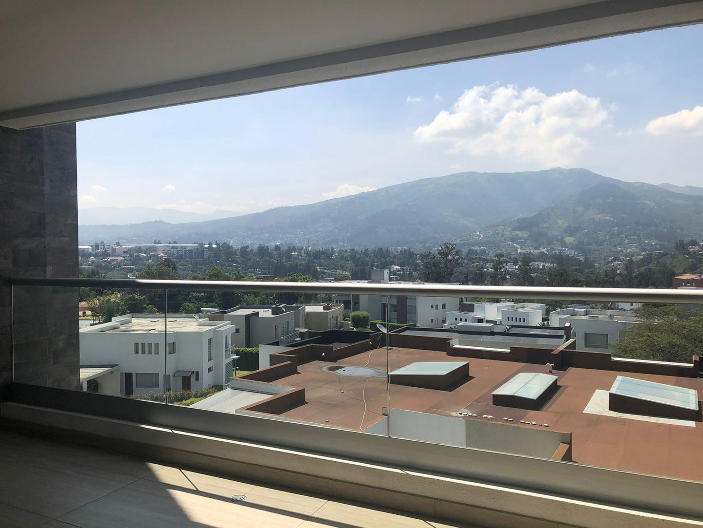 SE VENDE O SE ARRIENDA DEPARTAMENTO SECTOR CUMBAYÁ