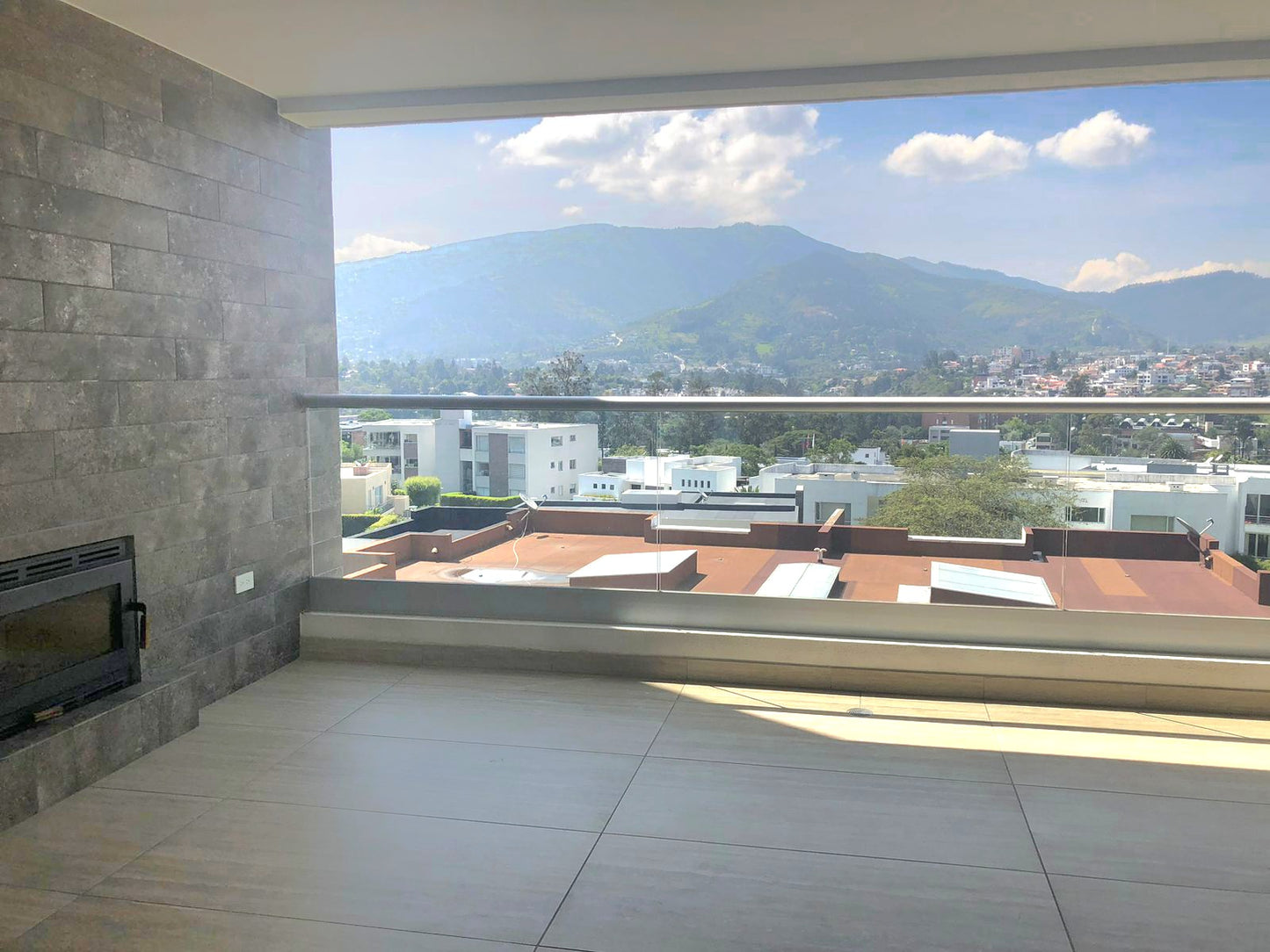 SE VENDE DEPARTAMENTO EN CUMBAYÁ