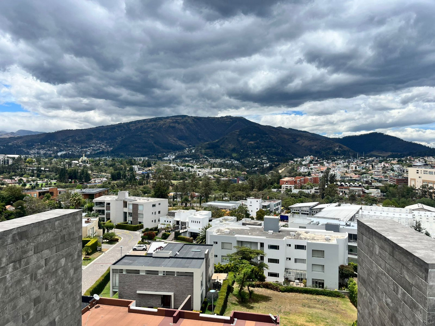 SE VENDE O SE ARRIENDA DEPARTAMENTO SECTOR CUMBAYÁ