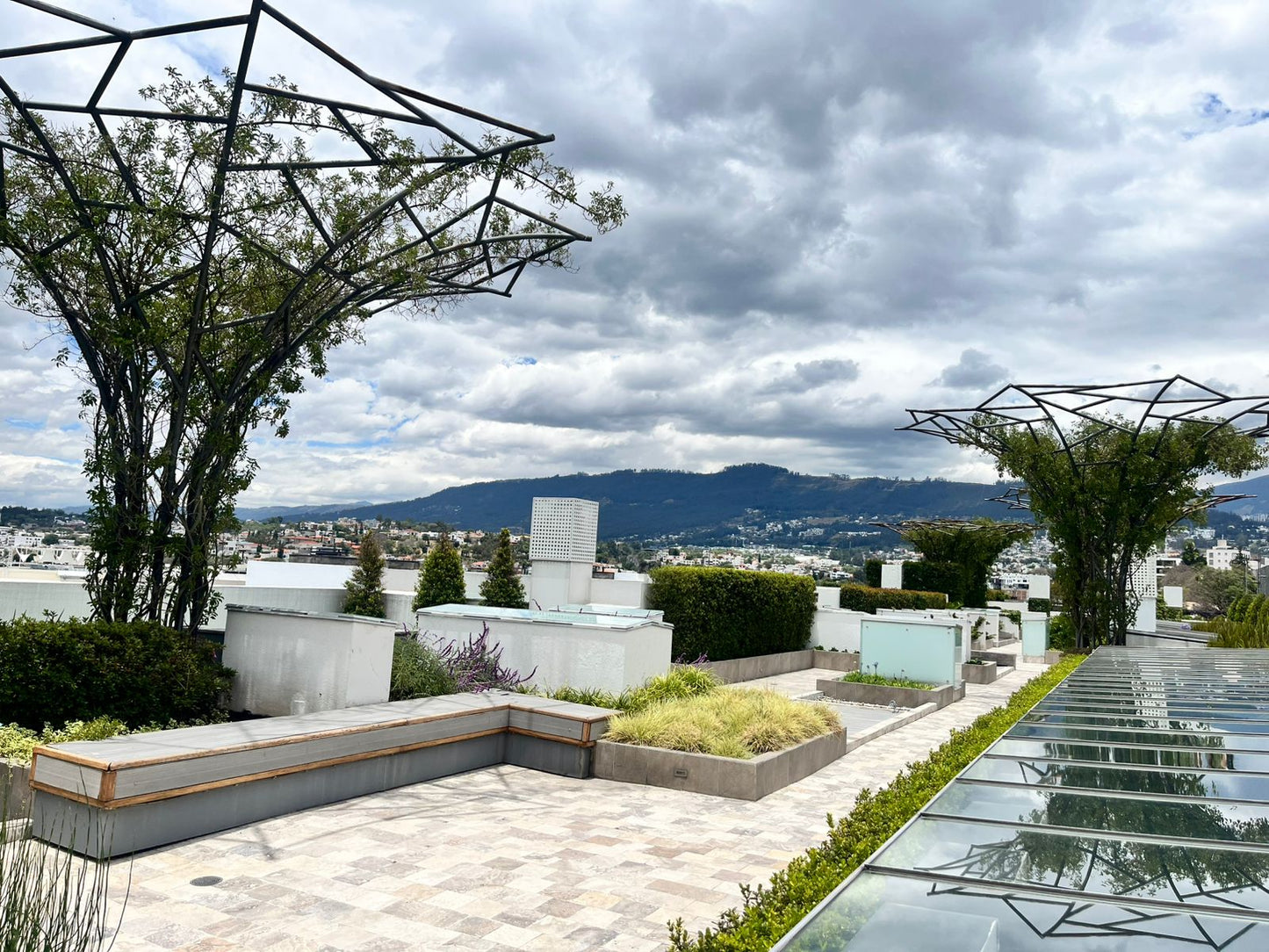 SE VENDE O SE ARRIENDA DEPARTAMENTO SECTOR CUMBAYÁ