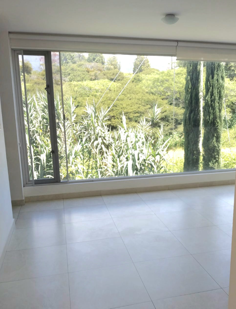SE ARRIENDA SUITE SECTOR CUMBAYÁ
